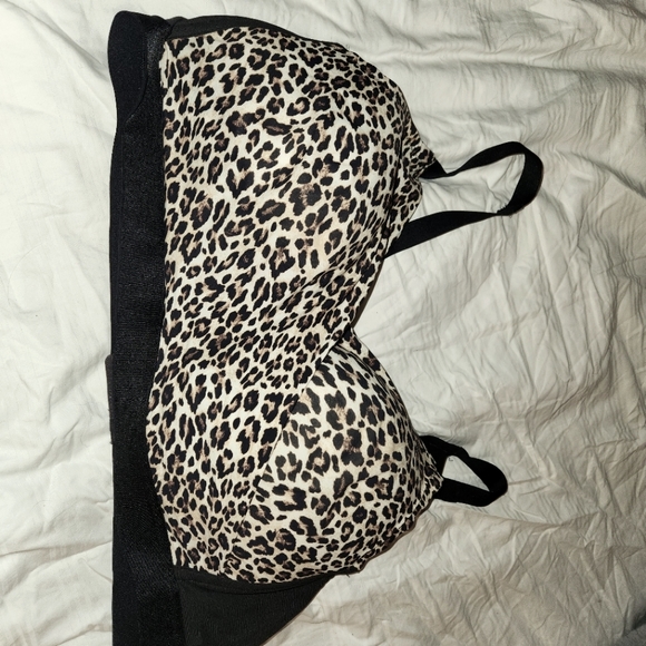 2 Padded Lounge Bra's - Deesse 44C - Picture 7 of 12